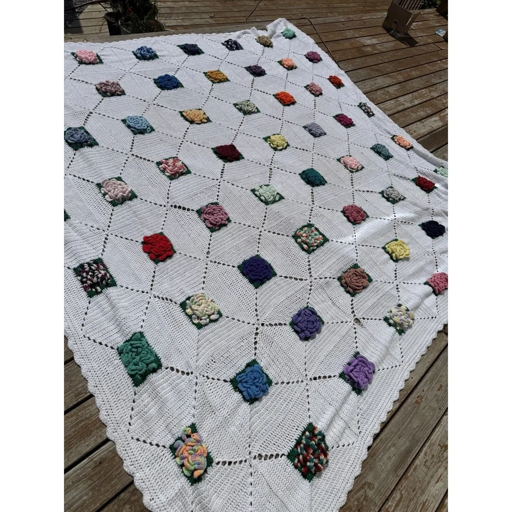 Vtg White Crochet 3D‎ Rose Afghan Blanket Granny Square 100